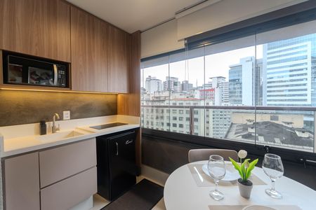 Cozinha de kitnet/studio para alugar com 1 quarto, 25m² em Bela Vista, São Paulo