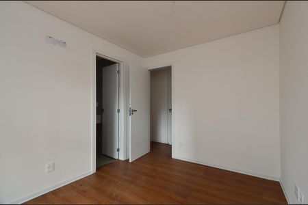 Apartamento à venda com 105m², 3 quartos e 2 vagasSuíte 1