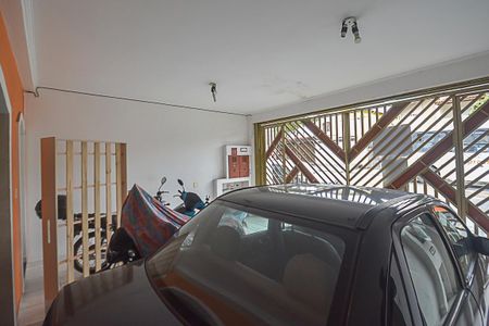 Casa à venda com 243m², 2 quartos e 2 vagas Casa à venda com 243m², 2 quartos e 2 vagasGaragem