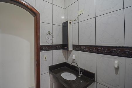 Casa à venda com 243m², 2 quartos e 2 vagas Casa à venda com 243m², 2 quartos e 2 vagasBanheiro