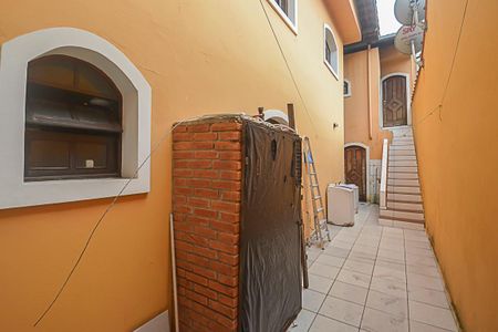 Casa à venda com 243m², 2 quartos e 2 vagas Casa à venda com 243m², 2 quartos e 2 vagasCasa 2