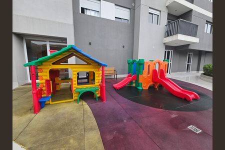 Apartamento para alugar com 42m², 2 quartos e 1 vaga Apartamento para alugar com 42m², 2 quartos e 1 vagaÁrea comum - Playground