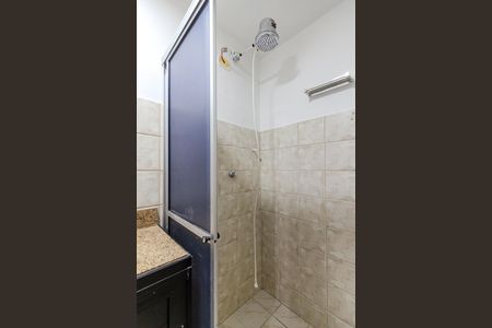 Banheiro de kitnet/studio para alugar com 1 quarto, 29m² em Menino Deus, Porto Alegre