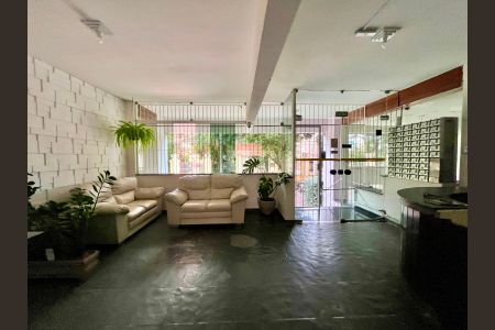 Studio à venda com 50m², 1 quarto e 1 vaga Studio à venda com 50m², 1 quarto e 1 vagaHall social