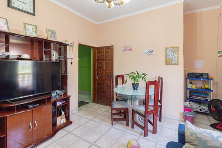 Casa à venda com 110m², 5 quartos e 2 vagasSala