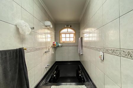 Casa para alugar com 285m², 3 quartos e 5 vagas Casa para alugar com 285m², 3 quartos e 5 vagasBanheiro da Suíte 1