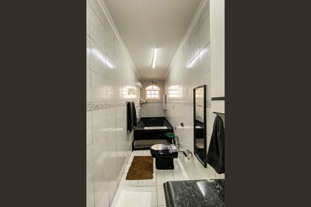 Casa para alugar com 285m², 3 quartos e 5 vagas Casa para alugar com 285m², 3 quartos e 5 vagasBanheiro da Suíte