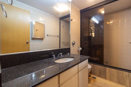 Apartamento à venda com 87m², 2 quartos e 1 vaga Apartamento à venda com 87m², 2 quartos e 1 vagaBanheiro