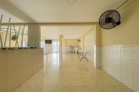 Apartamento para alugar com 65m², 2 quartos e 1 vaga Apartamento para alugar com 65m², 2 quartos e 1 vagaÁrea comum - Salão de festas