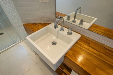 Apartamento para alugar com 115m², 2 quartos e 1 vaga Apartamento para alugar com 115m², 2 quartos e 1 vagaBanheiro