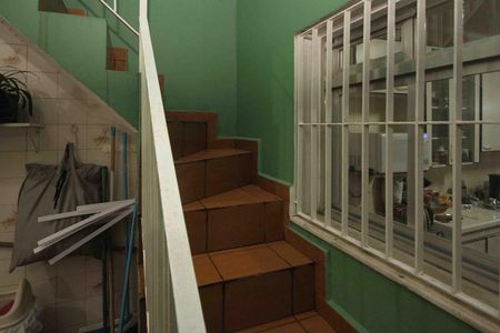 Escada de casa à venda com 3 quartos, 146m² em Jardim Vila Formosa, São Paulo