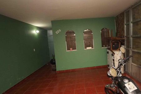 Garagem de casa à venda com 3 quartos, 146m² em Jardim Vila Formosa, São Paulo