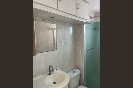 Banheiro de apartamento para alugar com 2 quartos, 50m² em Campinho, Rio de Janeiro