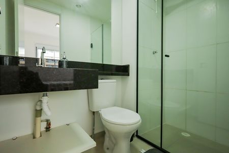 Banheiro de apartamento para alugar com 1 quarto, 27m² em Campo Belo, São Paulo