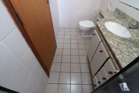 Apartamento para alugar com 91m², 3 quartos e 2 vagasBanheiro social 