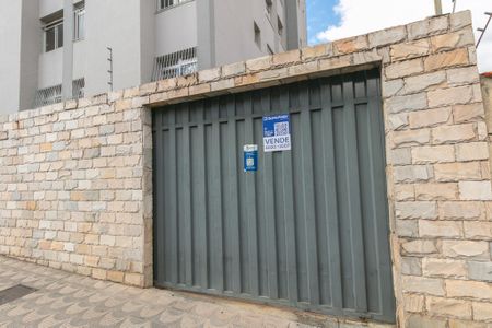 Apartamento à venda com 68m², 2 quartos e 1 vaga