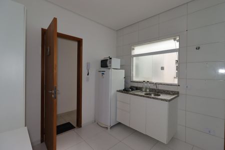 Quarto / Cozinha de kitnet/studio para alugar com 1 quarto, 15m² em Vila Sao Pedro, Santo André