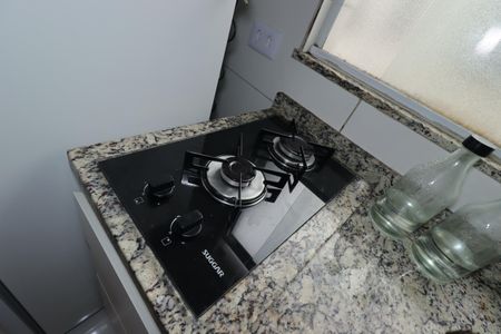 Quarto / Cozinha - Cooktop de kitnet/studio para alugar com 1 quarto, 15m² em Vila Sao Pedro, Santo André
