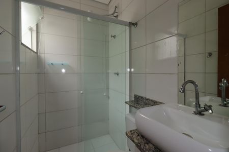 Banheiro de kitnet/studio para alugar com 1 quarto, 15m² em Vila Sao Pedro, Santo André