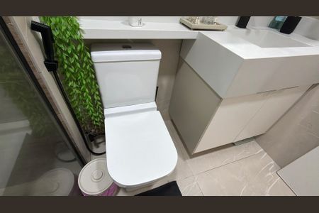 Apartamento à venda com 57m², 2 quartos e 1 vaga Apartamento à venda com 57m², 2 quartos e 1 vagaBanheiro da Suíte
