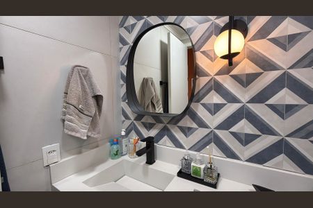 Apartamento à venda com 57m², 2 quartos e 1 vaga Apartamento à venda com 57m², 2 quartos e 1 vagaBanheiro