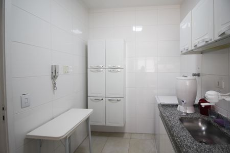 Cozinha de apartamento para alugar com 1 quarto, 35m² em Indianópolis, São Paulo