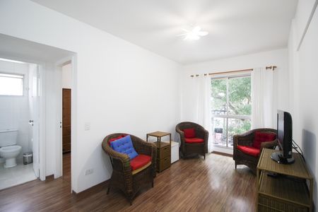 Sala de apartamento para alugar com 1 quarto, 35m² em Indianópolis, São Paulo