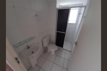 Banheiro de apartamento para alugar com 2 quartos, 45m² em Jundiapeba, Mogi das Cruzes