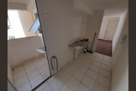 Cozinha de apartamento para alugar com 2 quartos, 45m² em Jundiapeba, Mogi das Cruzes
