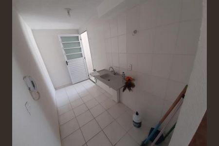 Cozinha de apartamento para alugar com 2 quartos, 45m² em Jundiapeba, Mogi das Cruzes