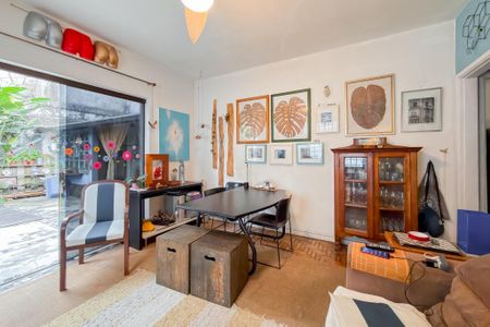 Casa para alugar com 150m², 2 quartos e 3 vagas Casa para alugar com 150m², 2 quartos e 3 vagasSala