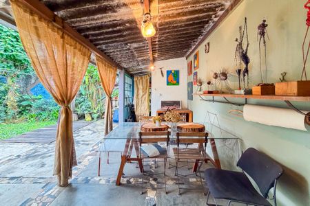 Casa para alugar com 150m², 2 quartos e 3 vagas Casa para alugar com 150m², 2 quartos e 3 vagasÁrea Externa - Quintal
