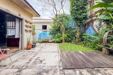 Casa para alugar com 150m², 2 quartos e 3 vagas Casa para alugar com 150m², 2 quartos e 3 vagasÁrea Externa - Quintal