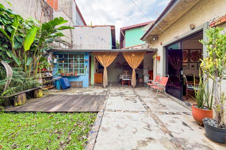 Casa para alugar com 150m², 2 quartos e 3 vagas Casa para alugar com 150m², 2 quartos e 3 vagasÁrea Externa - Quintal