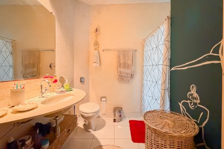 Casa para alugar com 150m², 2 quartos e 3 vagas Casa para alugar com 150m², 2 quartos e 3 vagasBanheiro do Corredor