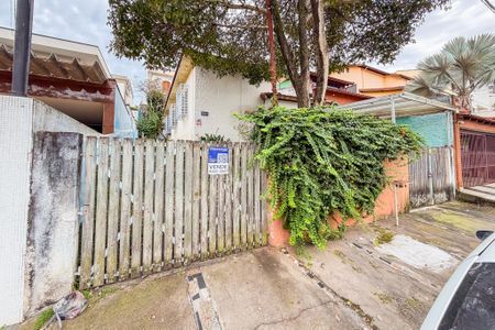 Casa para alugar com 150m², 2 quartos e 3 vagas Casa para alugar com 150m², 2 quartos e 3 vagasFachada