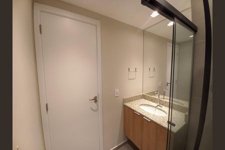 Banheiro de kitnet/studio para alugar com 1 quarto, 23m² em Santa Cecilia, São Paulo