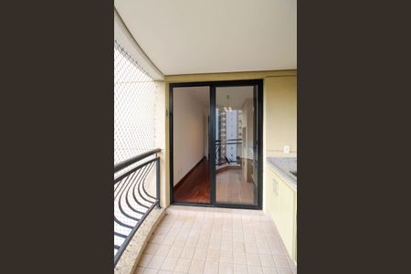 Apartamento à venda com 160m², 3 quartos e 3 vagas Apartamento à venda com 160m², 3 quartos e 3 vagasVaranda da Sala