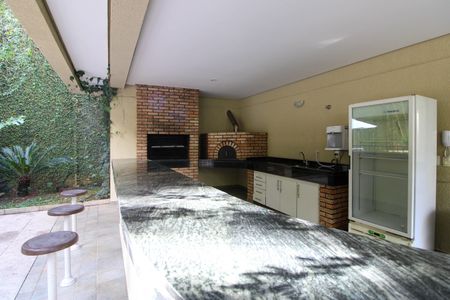 Apartamento à venda com 160m², 3 quartos e 3 vagas Apartamento à venda com 160m², 3 quartos e 3 vagasChurrasqueira