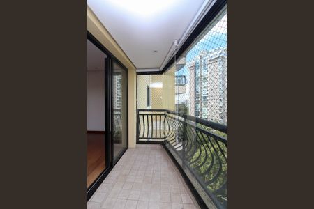 Apartamento à venda com 160m², 3 quartos e 3 vagas Apartamento à venda com 160m², 3 quartos e 3 vagasVaranda da Sala