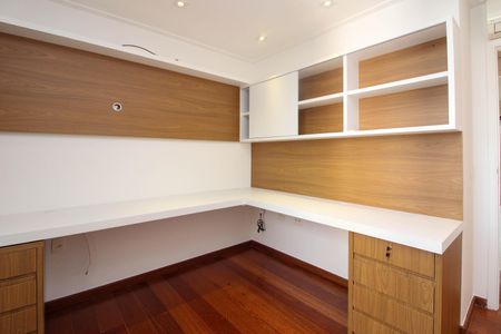 Apartamento à venda com 160m², 3 quartos e 3 vagas Apartamento à venda com 160m², 3 quartos e 3 vagasQuarto