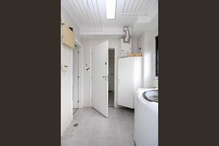 Apartamento à venda com 160m², 3 quartos e 3 vagas Apartamento à venda com 160m², 3 quartos e 3 vagasÁrea de Serviço