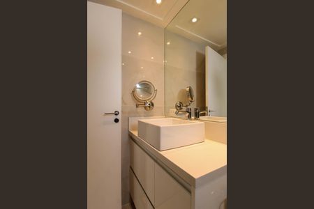 Apartamento à venda com 160m², 3 quartos e 3 vagas Apartamento à venda com 160m², 3 quartos e 3 vagasBanheiro 2 da suíte 2