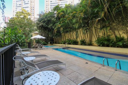 Apartamento à venda com 160m², 3 quartos e 3 vagas Apartamento à venda com 160m², 3 quartos e 3 vagasPiscina