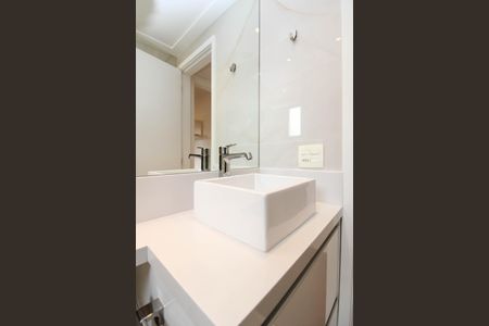 Apartamento à venda com 160m², 3 quartos e 3 vagas Apartamento à venda com 160m², 3 quartos e 3 vagasBanheiro Suíte 1