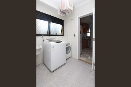 Apartamento à venda com 160m², 3 quartos e 3 vagas Apartamento à venda com 160m², 3 quartos e 3 vagasÁrea de Serviço