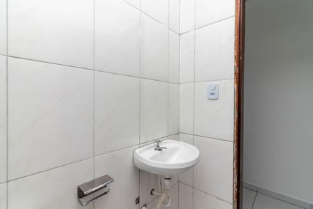 Banheiro de casa para alugar com 1 quarto, 25m² em Sítio do Morro, São Paulo