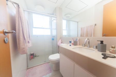 Apartamento à venda com 74m², 2 quartos e 2 vagas Apartamento à venda com 74m², 2 quartos e 2 vagasBanheiro suite 2