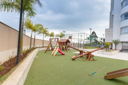 Apartamento à venda com 74m², 2 quartos e 2 vagas Apartamento à venda com 74m², 2 quartos e 2 vagasÁrea comum - Playground
