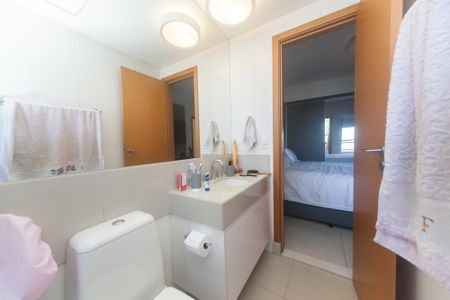 Apartamento à venda com 74m², 2 quartos e 2 vagas Apartamento à venda com 74m², 2 quartos e 2 vagasBanheiro suite 2